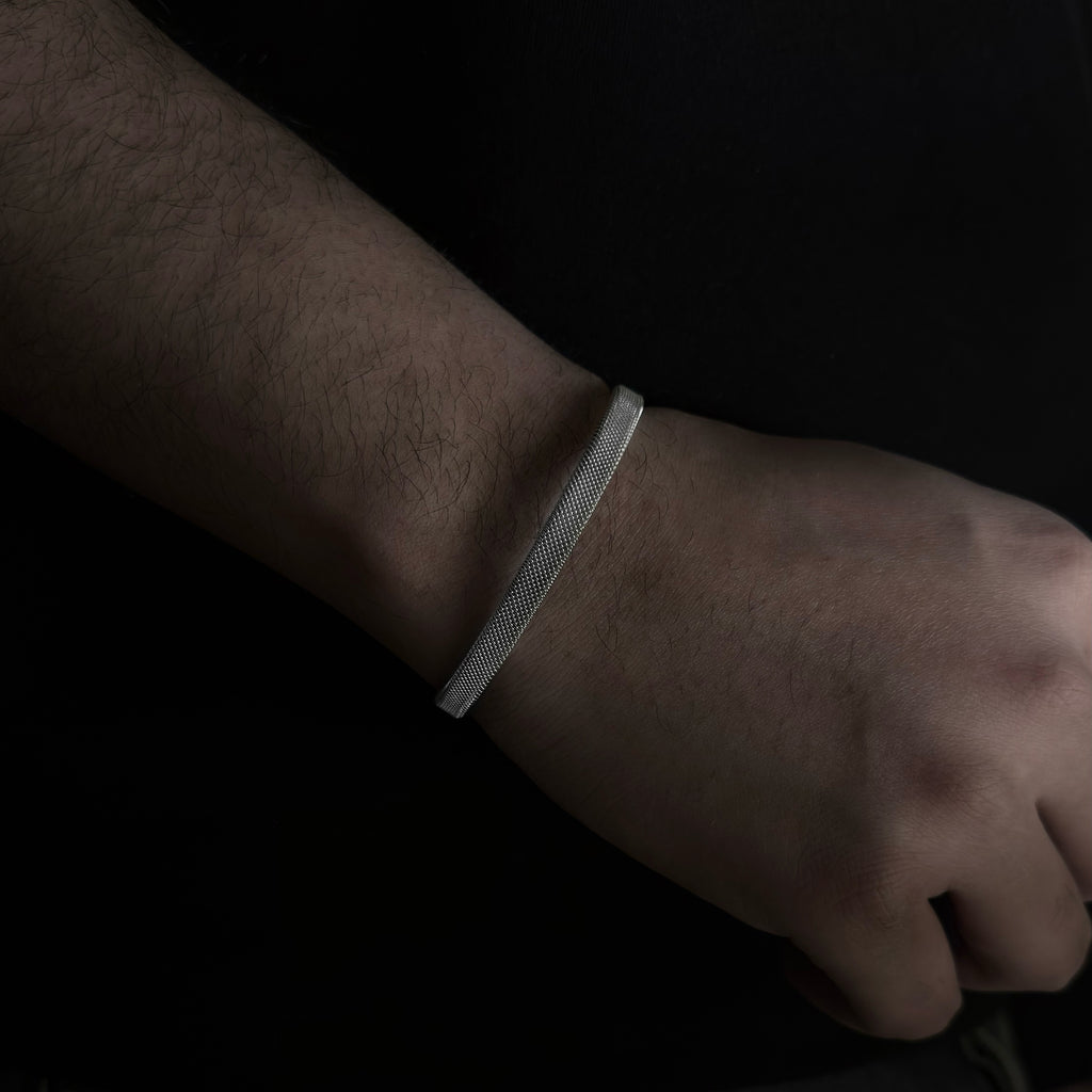Essential Mesh Cuff