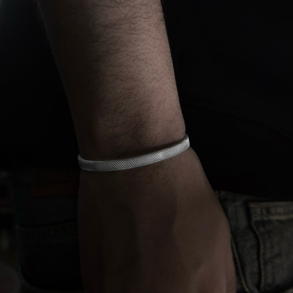 Essential Mesh Cuff